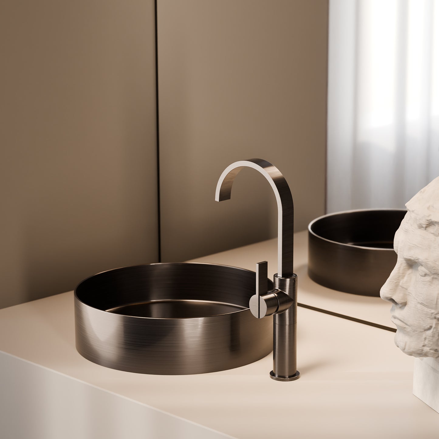 Treos Waschtischarmatur in Brushed Gun Metal - Serie 195 - mit Erhoehtem Armaturenkoerper - 195.01.15707