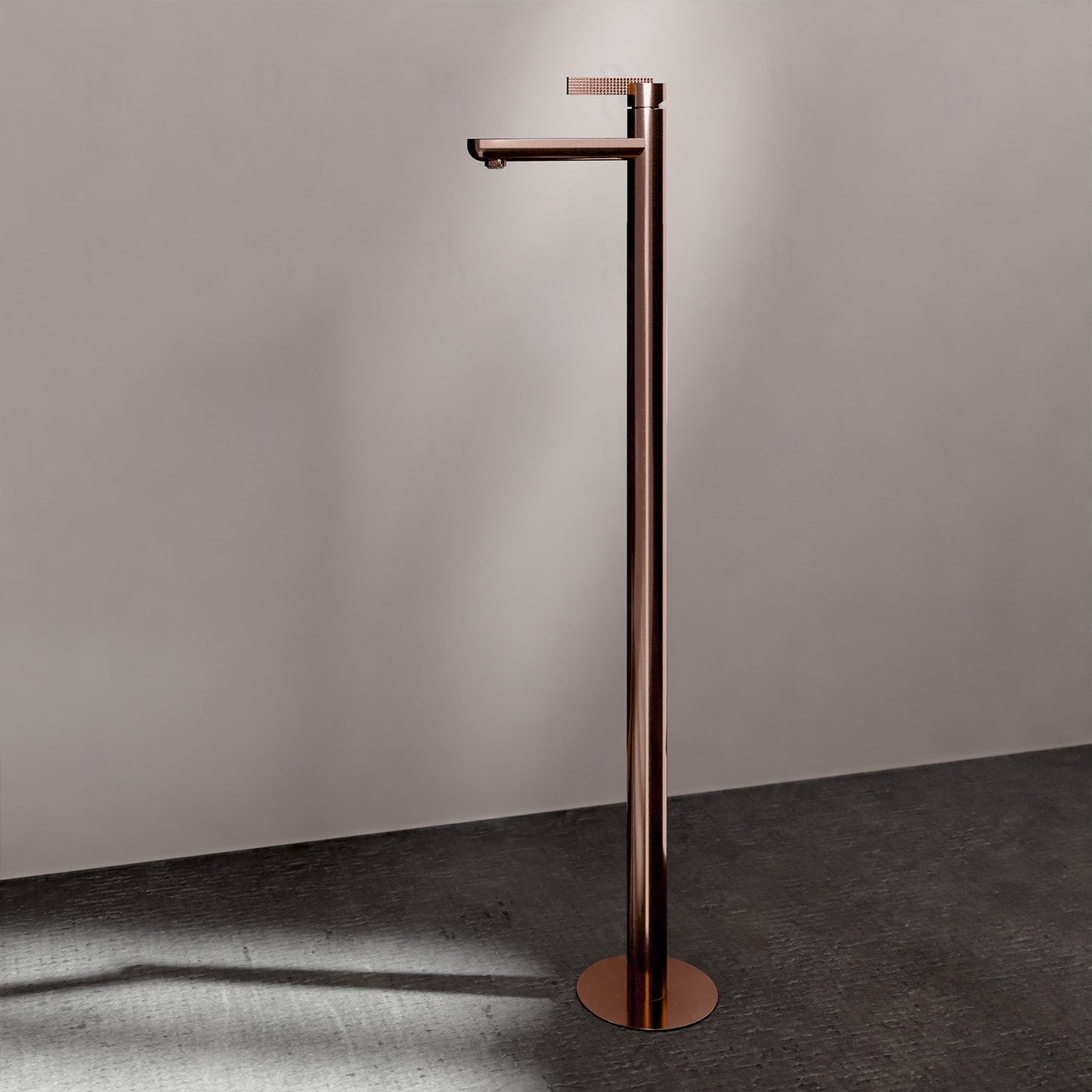 Daniel Rub. Waschtischarmatur - Bodenmontage Serie Club Mit Ablaufgarnitur Shiny Brushed Copper