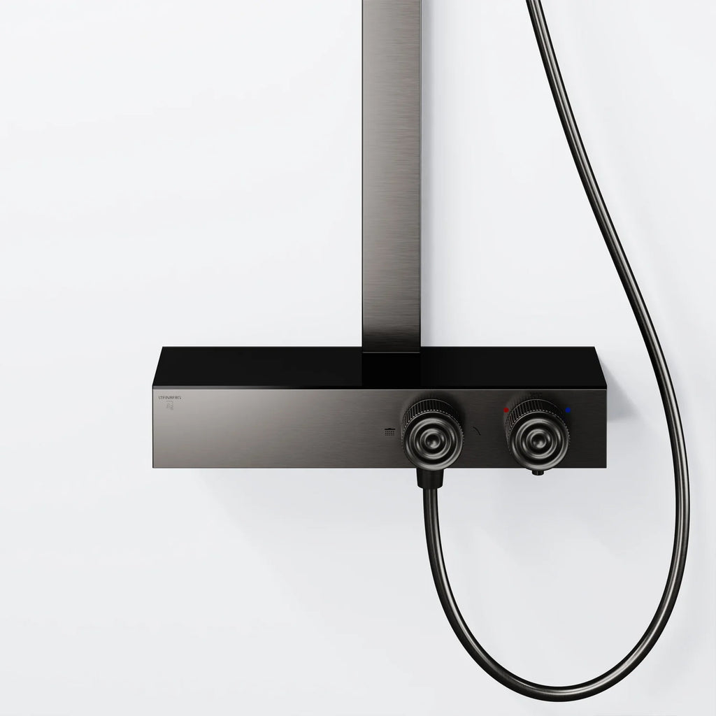 Steinberg Duschsystem mit Glasablage für 3 Verbraucher - Thermostat mit Drehknöpfen, Regenbrause, Handbrause & integriertem Schwall