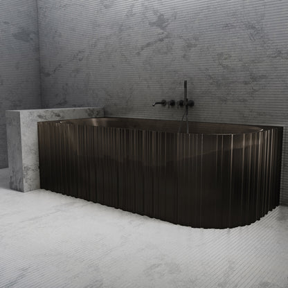 Bewater Eck-Badewanne links, mit vertikaler Außenstruktur, aus Polyresin, ohne Überlauf inkl. Ablaufgarnitur