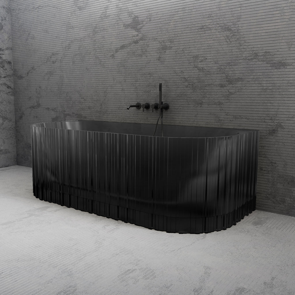 Bewater pretextbathtub with vertical external structure, made of polyresin, including waste and overflow fittings